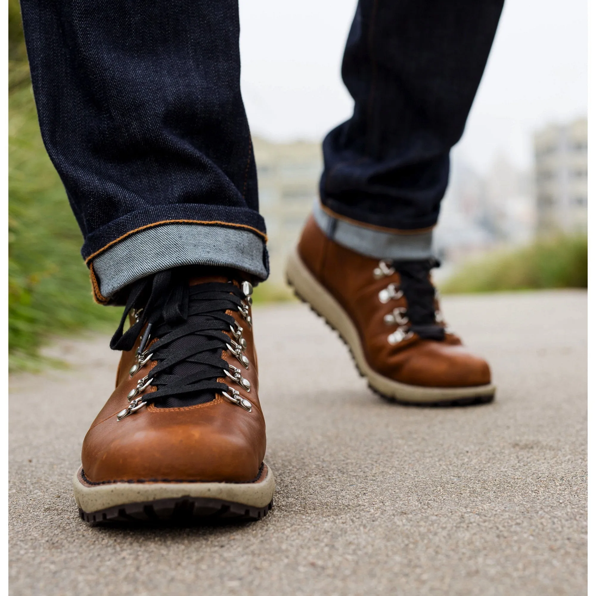 Danner Men's Vertigo 917 5" WP Modernized Hiking Boot - Brown - 32381